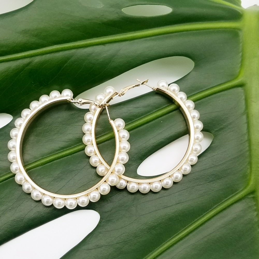 🍭 Pearl Hoop Earrings